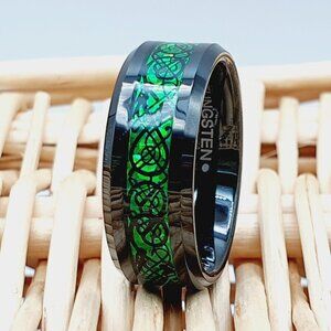 Unisex Tungsten Ring with Green Carbon Fiber Inlay – Modern Wedding Band W1008